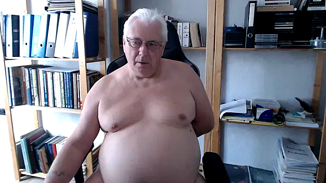 SchwanzhureXXL online show from July 2026 01:46:02 PM