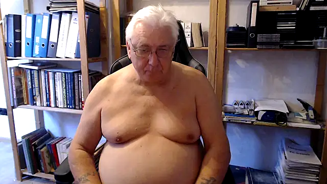 SchwanzhureXXL online show from July 2026 06:01:01 AM