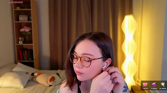 MilenaSaint online show from February 2026 03:44:02 AM