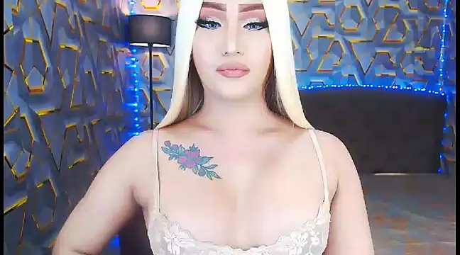 Snapshot of KylieMaxwellCaulfield_TS chatting on January 2025 11:56:01 PM KylieMaxwellCaulfield TS online show from January 2025 11:56:01 PM