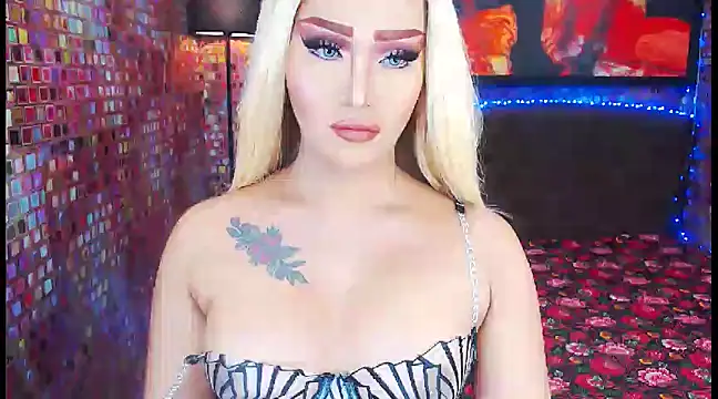 Snapshot of KylieMaxwellCaulfield_TS chatting on February 2025 02:08:02 AM KylieMaxwellCaulfield TS online show from February 2025 02:08:02 AM