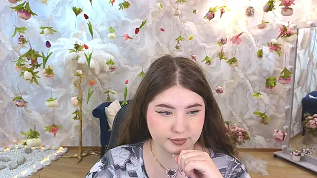 Snapshot of NicoleFoxery chatting on June 2026 06:24:02 PM NicoleFoxery online show from June 2026 06:24:02 PM