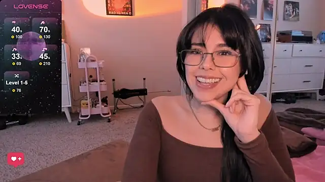 Snapshot of Evie-Luna chatting on February 2025 12:31:02 AM Evie-Luna online show from February 2025 12:31:02 AM