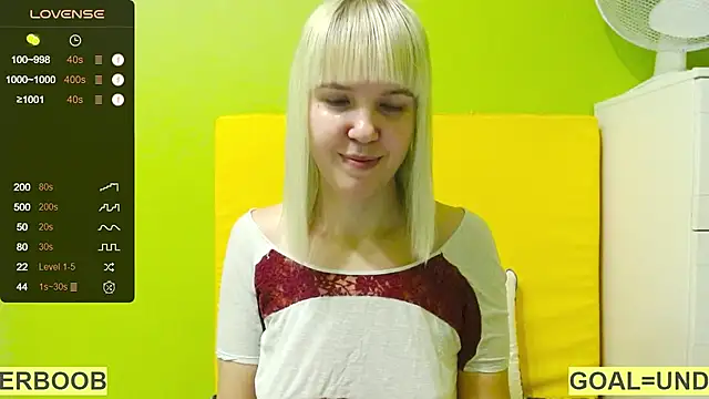 Snapshot of Ultra_Meow chatting on December 2025 11:39:02 AM Ultra Meow online show from December 2025 11:39:02 AM