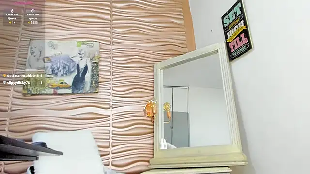 Snapshot of mia_pineda chatting on February 2026 04:04:01 PM mia pineda online show from February 2026 04:04:01 PM