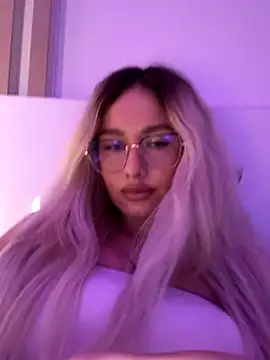 mollyxxx online show from October 2025 06:28:02 AM