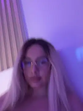 mollyxxx online show from December 2025 02:41:02 AM