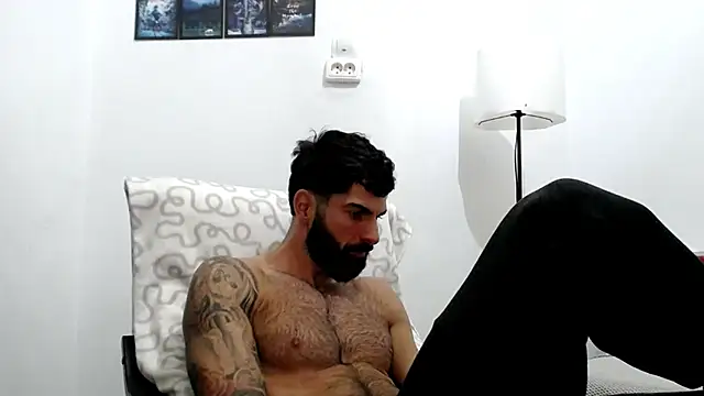 Verycutex online show from December 2025 06:16:01 PM