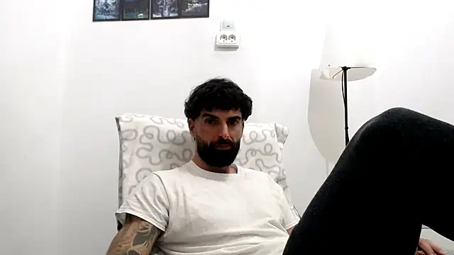 Verycutex online show from February 2026 07:13:02 PM