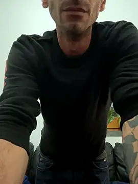 Snapshot of coppiaMeMisstress chatting on November 2025 10:32:02 PM coppiaMeMisstress online show from November 2025 10:32:02 PM