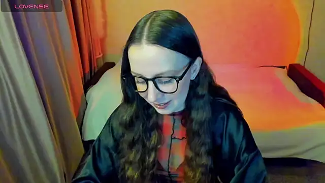 Snapshot of CurlySteph chatting on May 2026 05:42:01 PM CurlySteph online show from May 2026 05:42:01 PM