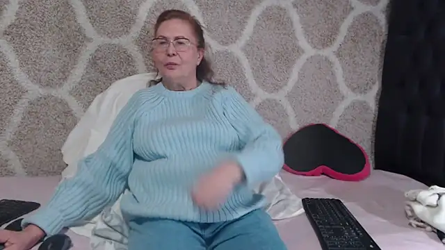 Hottie-Mom online show from February 2026 11:25:02 AM