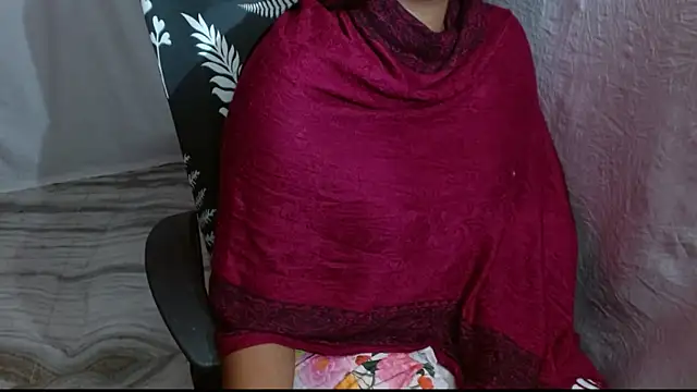 Snapshot of Ria_fun chatting on December 2024 09:34:01 PM Ria fun online show from December 2024 09:34:01 PM