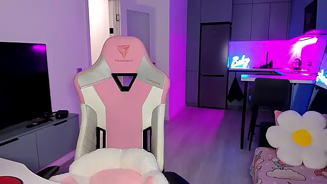 wow lovie online show from February 2026 04:28:02 AM