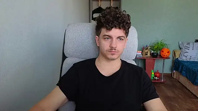 Remy Miles online show from November 2025 08:46:02 AM