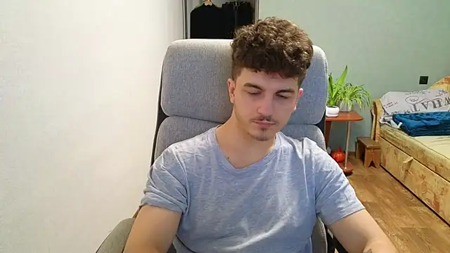 Remy Miles online show from December 2025 12:47:01 PM