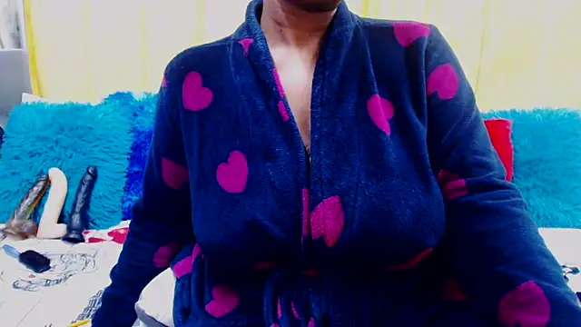 Snapshot of Bustydiva88 chatting on December 2024 03:14:02 AM Bustydiva88 online show from December 2024 03:14:02 AM