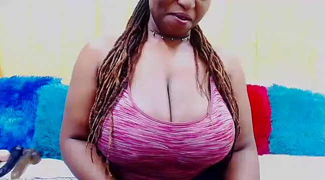 Snapshot of Bustydiva88 chatting on January 2025 09:39:01 PM Bustydiva88 online show from January 2025 09:39:01 PM