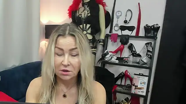 crystaLUX online show from March 2026 05:36:01 AM