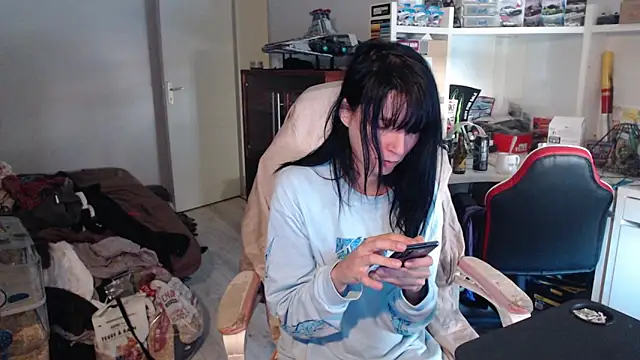 Snapshot of missthon0 chatting on June 2026 01:11:01 PM missthon0 online show from June 2026 01:11:01 PM