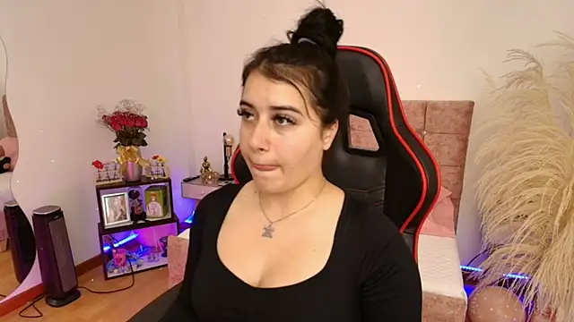 Snapshot of KallyMyller1 chatting on December 2024 07:55:01 PM KallyMyller1 online show from December 2024 07:55:01 PM