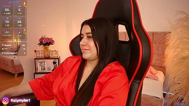 Snapshot of KallyMyller1 chatting on January 2025 10:44:01 PM KallyMyller1 online show from January 2025 10:44:01 PM