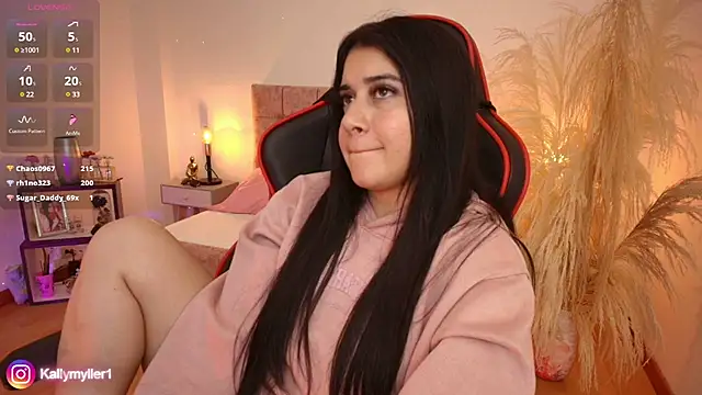 Snapshot of KallyMyller1 chatting on January 2025 10:11:02 PM KallyMyller1 online show from January 2025 10:11:02 PM