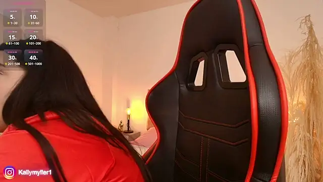 Snapshot of KallyMyller1 chatting on February 2025 10:41:01 PM KallyMyller1 online show from February 2025 10:41:01 PM