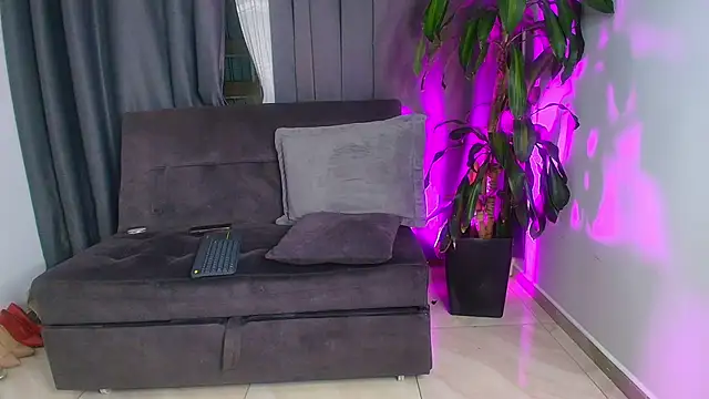 Aliciawonderxx online show from November 2025 12:09:01 AM