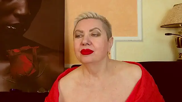 Snapshot of LadyPosh chatting on May 2026 09:01:01 PM LadyPosh online show from May 2026 09:01:01 PM