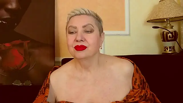 Snapshot of LadyPosh chatting on May 2026 07:08:01 PM LadyPosh online show from May 2026 07:08:01 PM