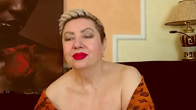 Snapshot of LadyPosh chatting on June 2026 08:03:01 PM LadyPosh online show from June 2026 08:03:01 PM