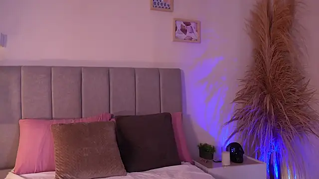 curvyliciousss online show from December 2025 08:59:02 PM