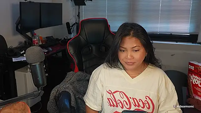 Snapshot of Bubbleliyah chatting on November 2025 02:28:01 PM Bubbleliyah online show from November 2025 02:28:01 PM