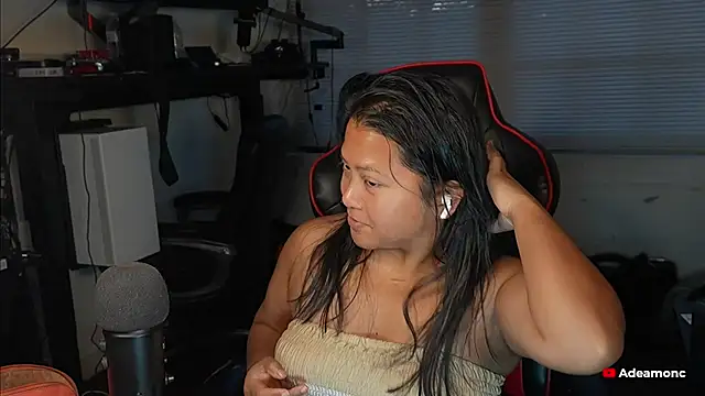 Snapshot of Bubbleliyah chatting on February 2026 12:20:02 PM Bubbleliyah online show from February 2026 12:20:02 PM