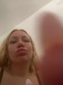 Snapshot of SofiaJoy chatting on May 2026 09:47:02 AM SofiaJoy online show from May 2026 09:47:02 AM