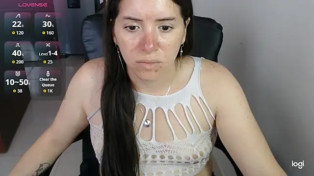 Snapshot of spicey_latina chatting on June 2026 06:17:02 PM spicey latina online show from June 2026 06:17:02 PM