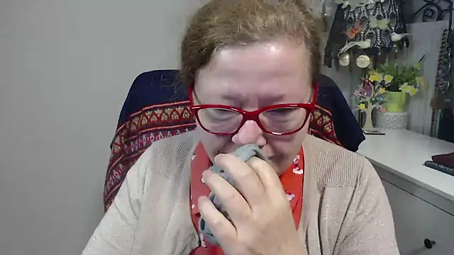 Snapshot of Adelewildx chatting on November 2025 05:06:01 AM Adelewildx online show from November 2025 05:06:01 AM