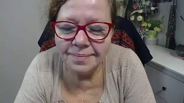 Snapshot of Adelewildx chatting on November 2025 04:13:01 AM Adelewildx online show from November 2025 04:13:01 AM