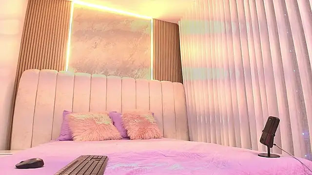 emyli sw  online show from February 2026 03:03:02 AM