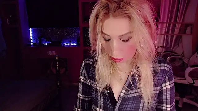 AnnieGOld  online show from September 2025 07:59:01 PM