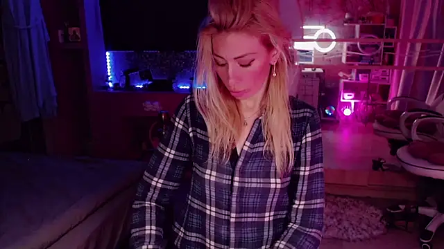 AnnieGOld  online show from September 2025 01:18:02 AM