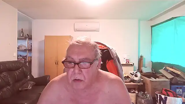 Snapshot of bebitzu chatting on May 2026 04:56:02 PM bebitzu online show from May 2026 04:56:02 PM