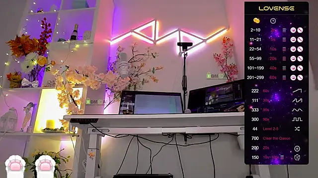 Snapshot of Elena-Marilyn chatting on November 2025 08:46:02 PM Elena-Marilyn online show from November 2025 08:46:02 PM