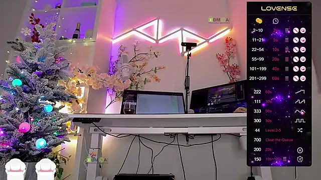 Snapshot of Elena-Marilyn chatting on December 2025 09:13:02 PM Elena-Marilyn online show from December 2025 09:13:02 PM