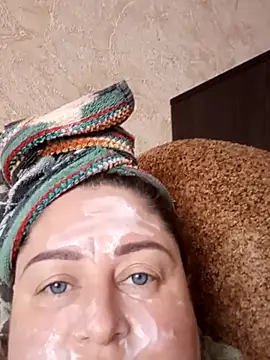 Amy August online show from December 2025 09:18:01 AM