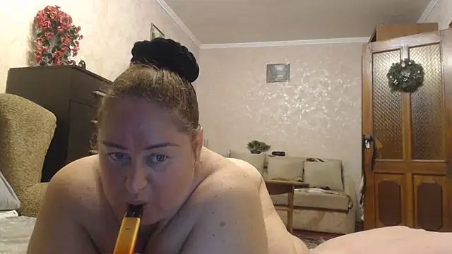 Snapshot of Amy_August chatting on June 2026 06:45:01 PM Amy August online show from June 2026 06:45:01 PM