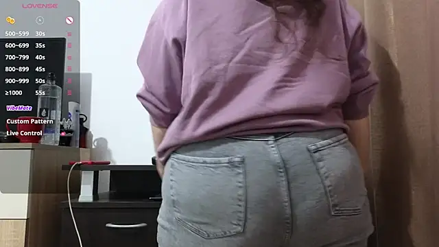 Snapshot of BBW_MILF_4U chatting on April 2026 09:18:01 AM BBW MILF 4U online show from April 2026 09:18:01 AM