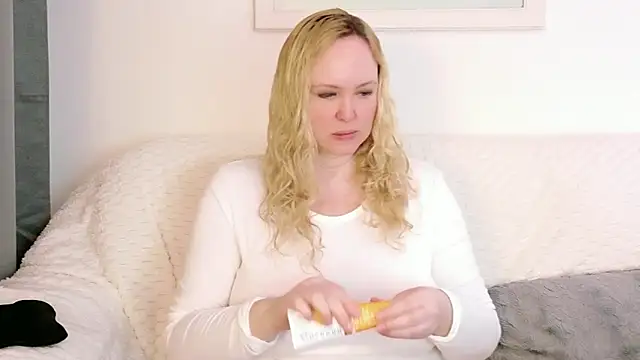 Sarah4you online show from March 2026 09:32:02 PM