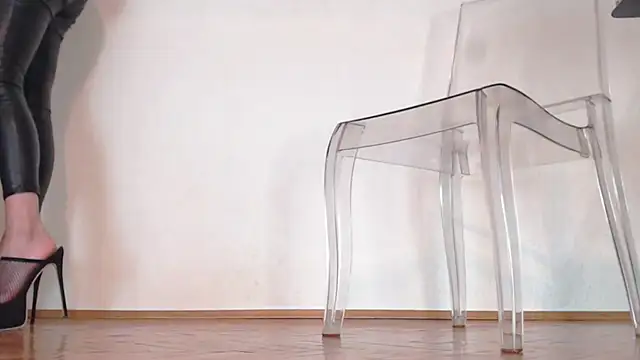 Lady-Nymph online show from January 2025 03:47:02 PM